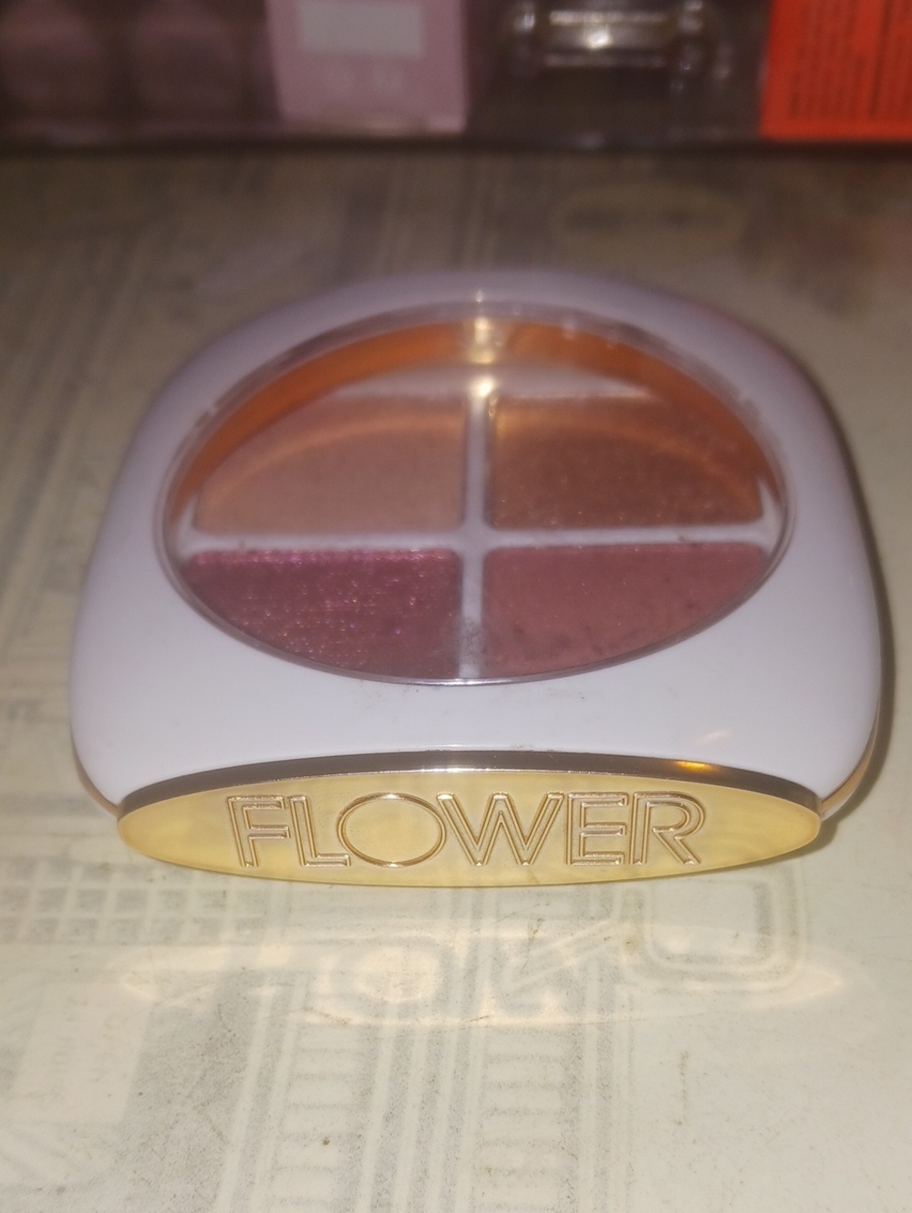 Flower Compact Eyeshadow Quad — Warm Brown